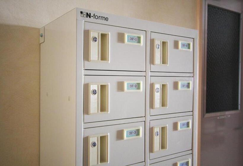 ユースホステル Guest House Grand Naha