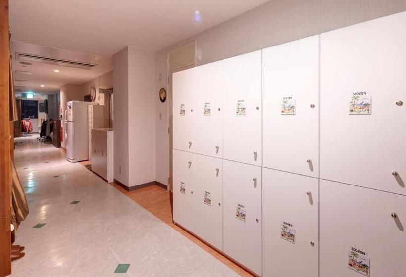 ユースホステル Guest House Grand Naha