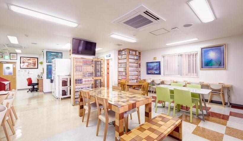 ユースホステル Guest House Grand Naha