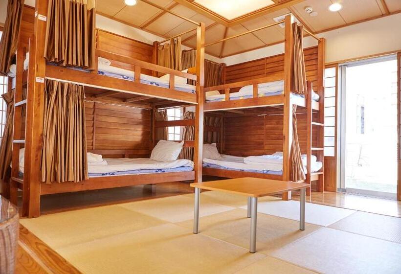 ユースホステル Guest House Grand Naha