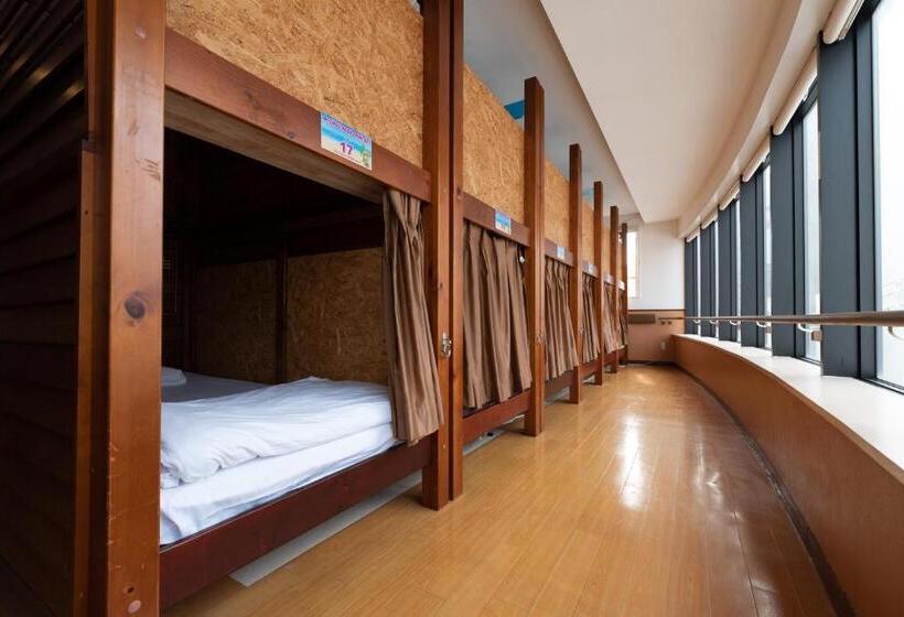 ユースホステル Guest House Grand Naha