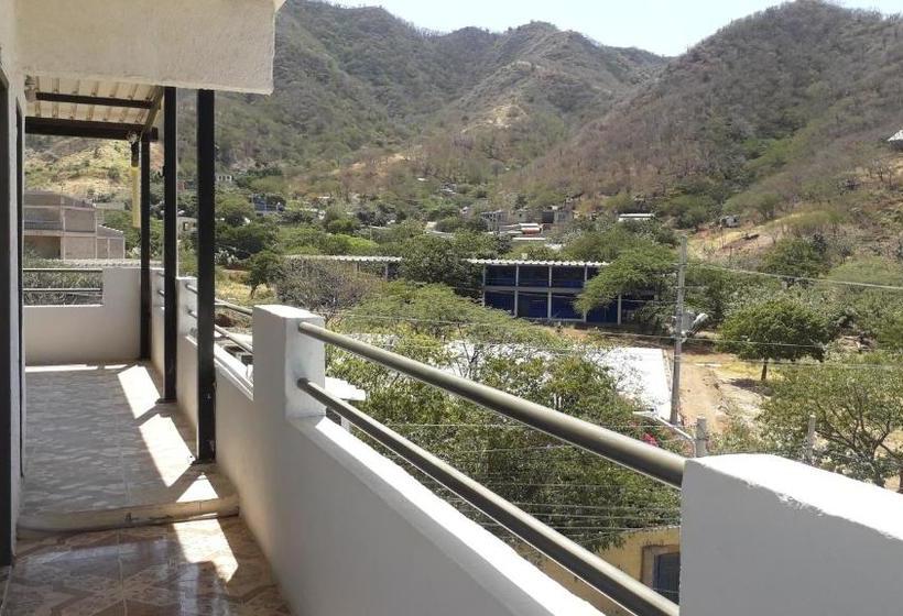 ユースホステル Hostal Casa Yhoanny