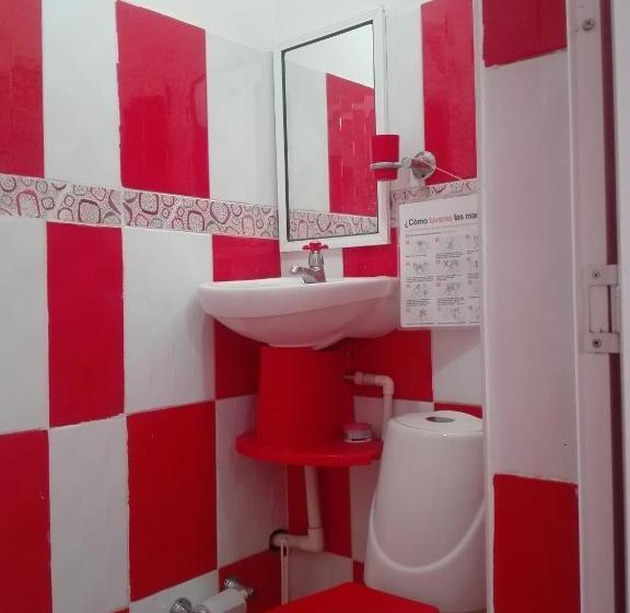 ユースホステル Hostal Casa Yhoanny