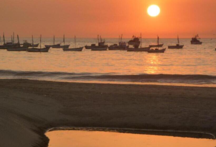 فندق صغير Oceanic Bungalows