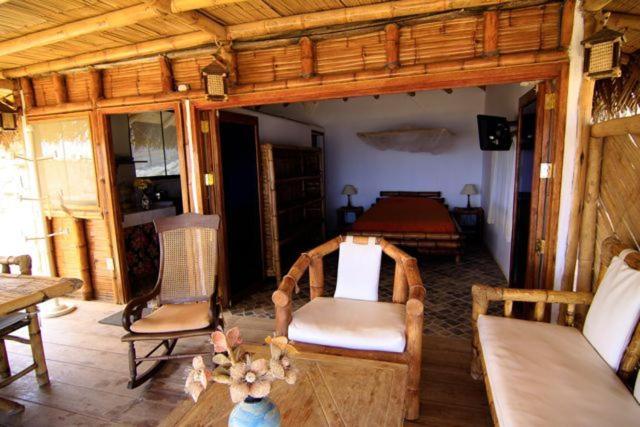 فندق صغير Oceanic Bungalows