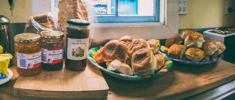 הוסטל The Palace Backpackers