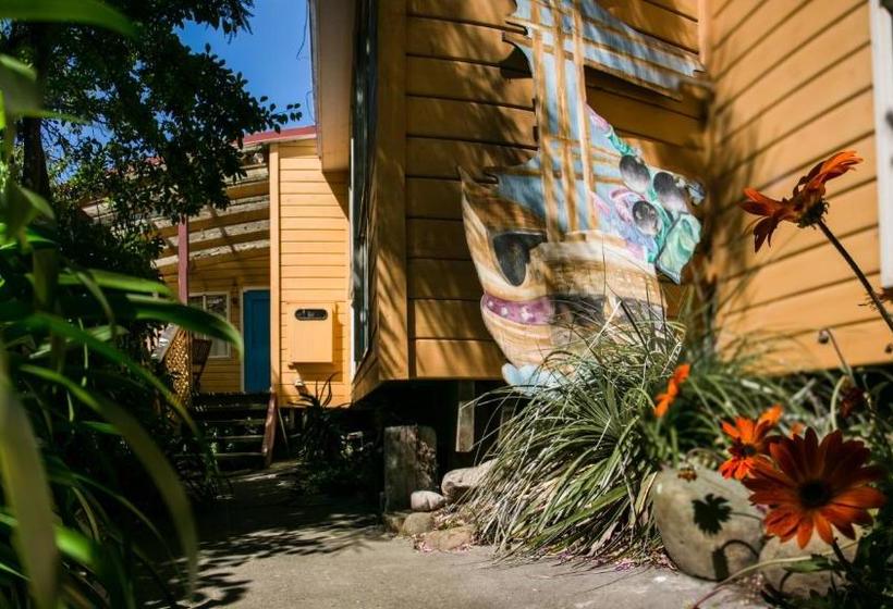 هاستل The Palace Backpackers