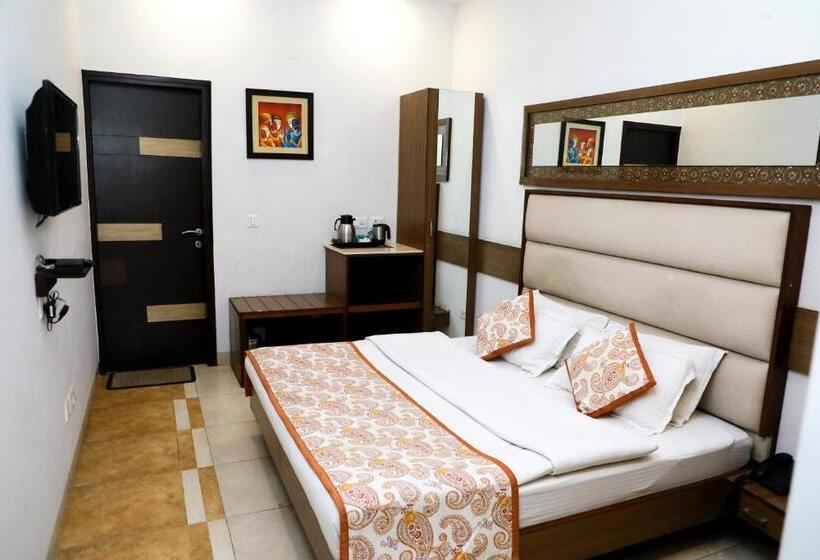 Bed and Breakfast Indee Home