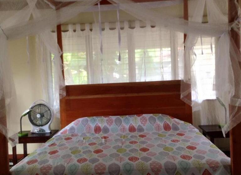 تختخواب و صبحانه Liwayway Sa Bohol Pamilacan Resort