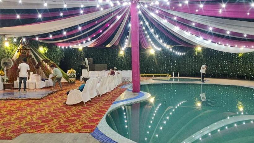 Click Resort Corbett Tiger Den