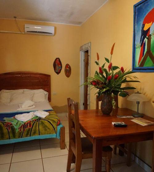 هتل Cabinas Jimenez