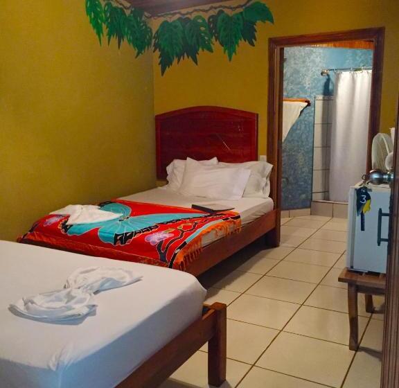 هتل Cabinas Jimenez