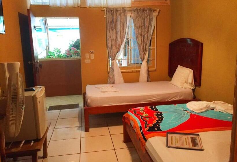 هتل Cabinas Jimenez