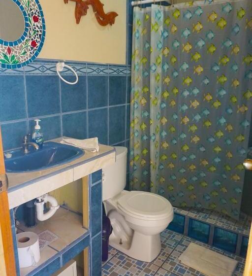 هتل Cabinas Jimenez