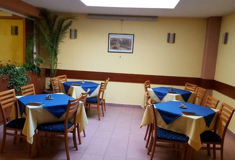 ホテル Caprice Family