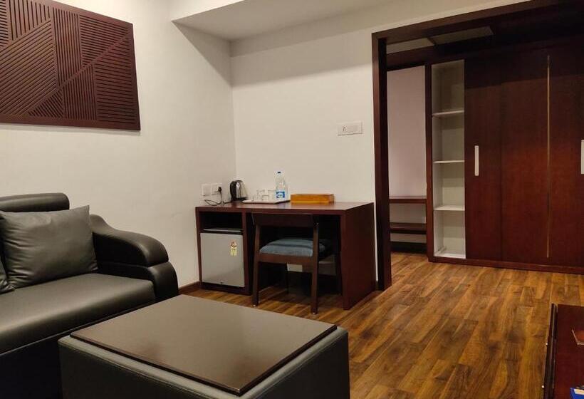 Отель Four N Square Residency