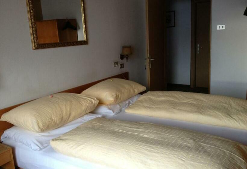 ホテル Garni Sayonara