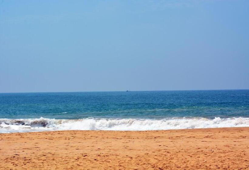 Отель Hikkaduwa Blue Ocean