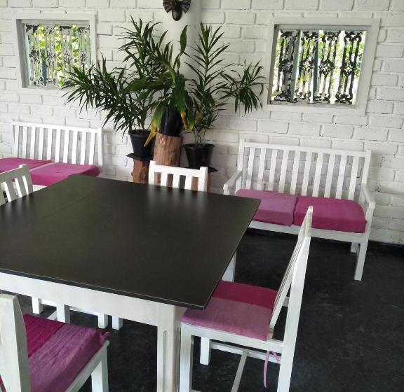 Отель Hikkaduwa Blue Ocean