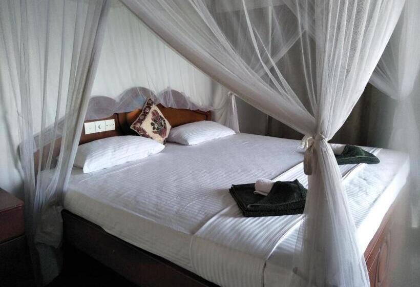 Отель Hikkaduwa Blue Ocean