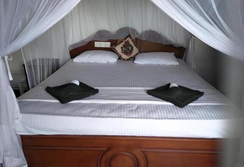 Отель Hikkaduwa Blue Ocean