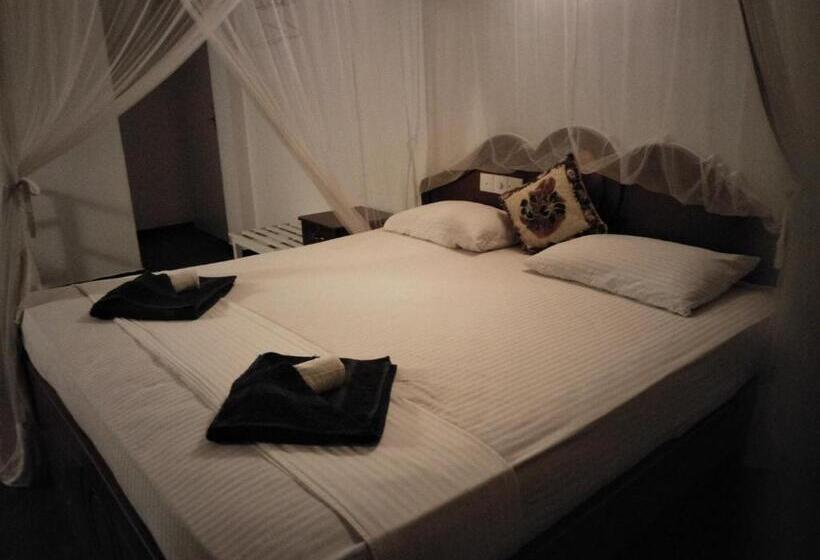 Отель Hikkaduwa Blue Ocean