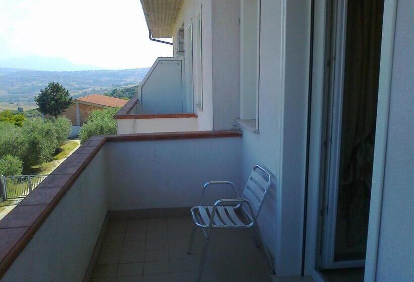 בית מלון כפרי Life