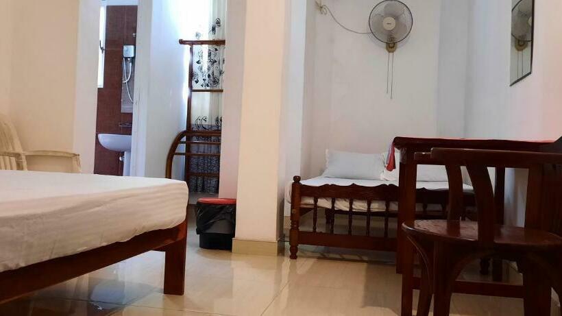 فندق Polhena Coral Reef Resort