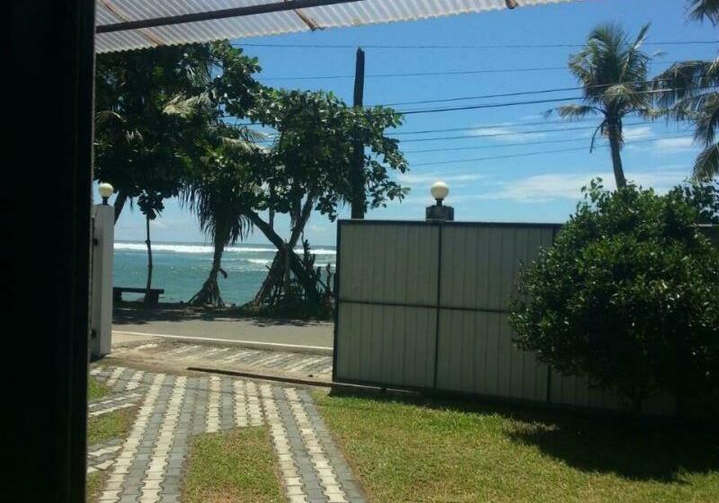 فندق Polhena Coral Reef Resort