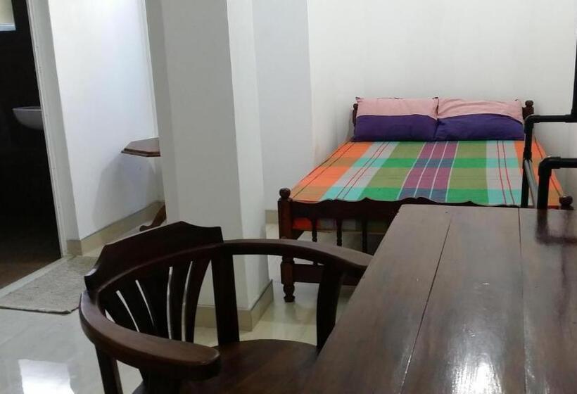 فندق Polhena Coral Reef Resort