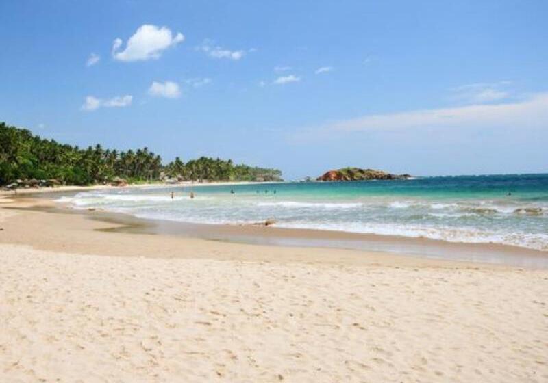 فندق Polhena Coral Reef Resort