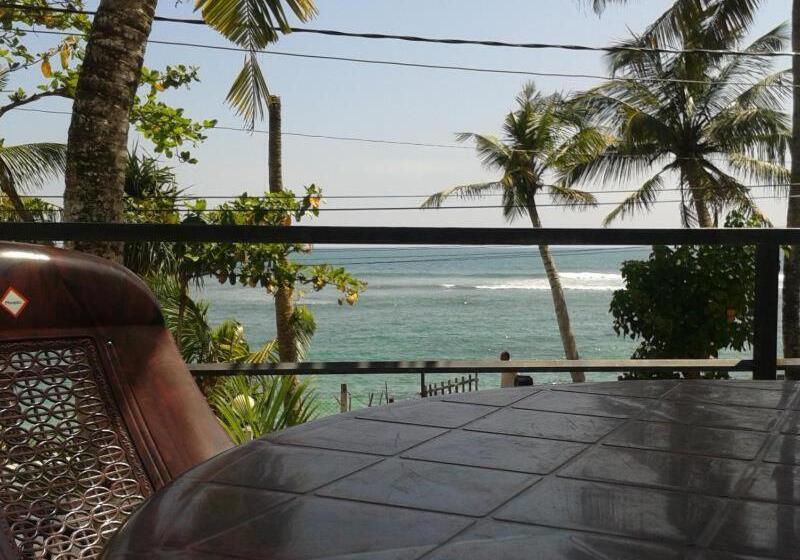 فندق Polhena Coral Reef Resort