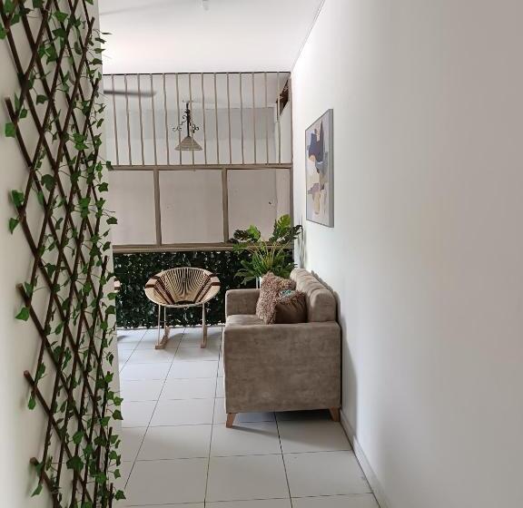 Отель Riviera Central