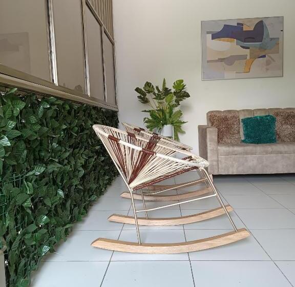 هتل Riviera Central