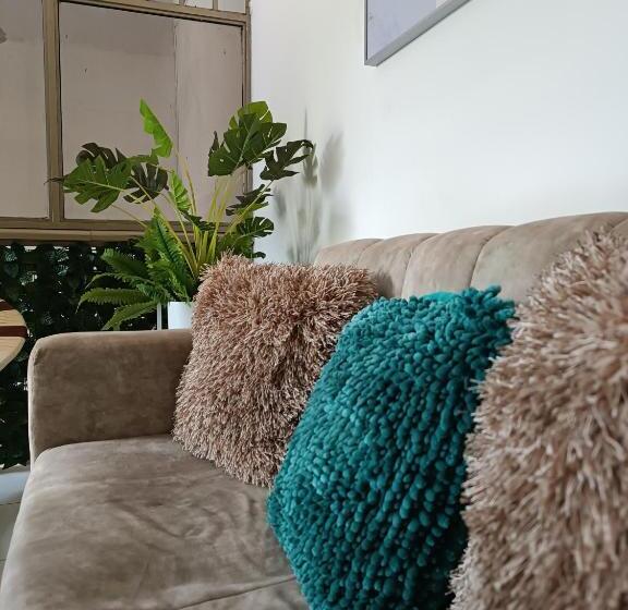 Отель Riviera Central