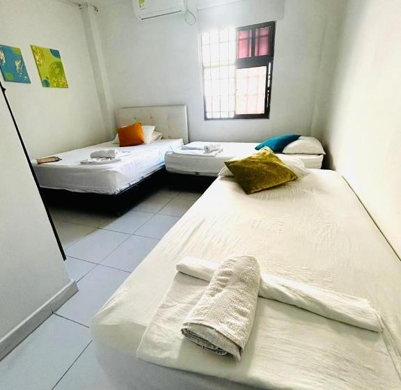 Отель Riviera Central