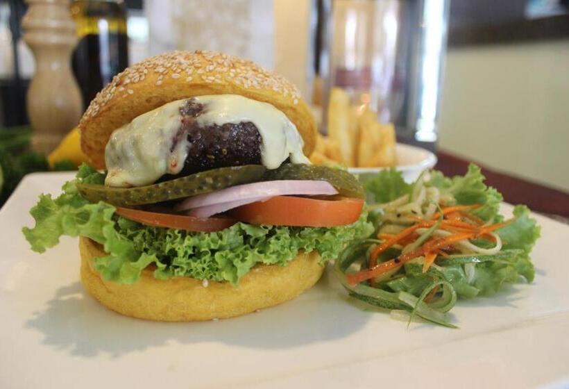 호텔 Royale Signature