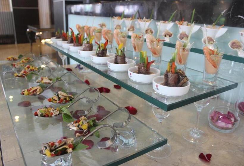 호텔 Royale Signature