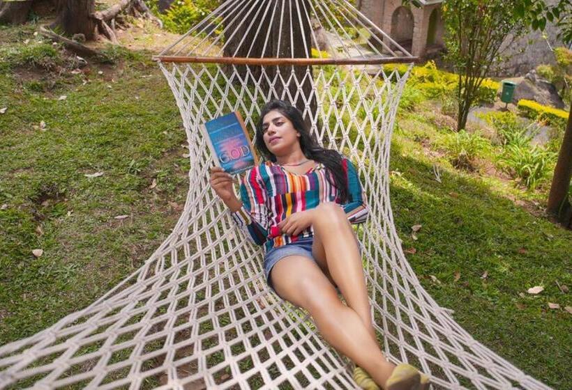 Mountain Club Resort Munnar