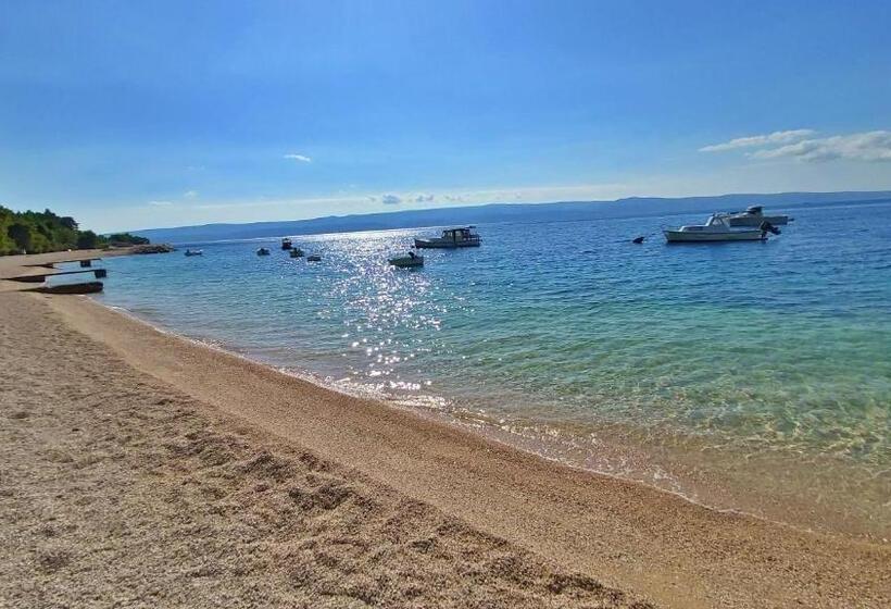 פנסיון Apartments Nemira