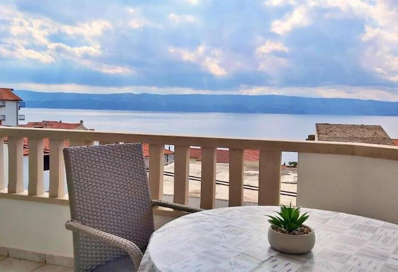 פנסיון Apartments Nemira