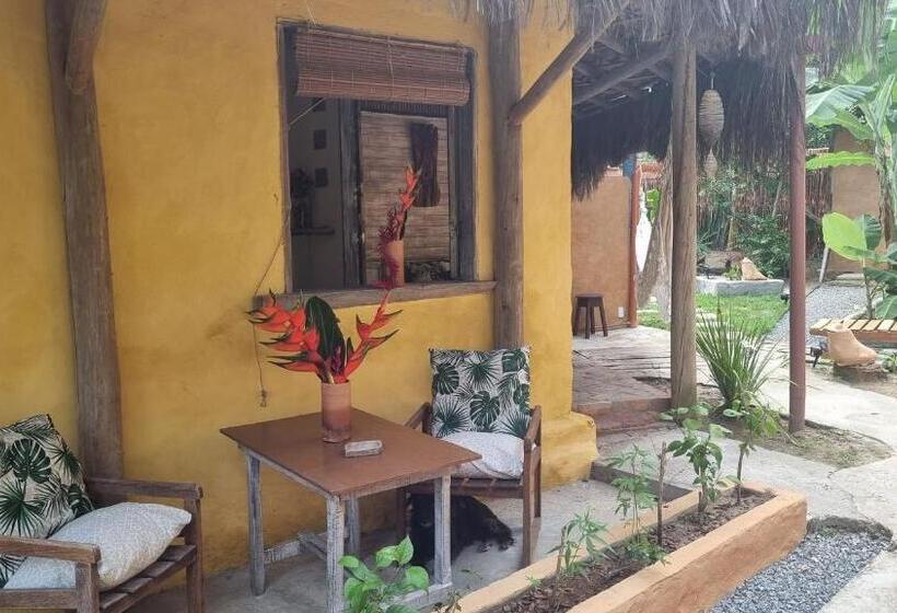 پانسیون Casa Namoa Pousada