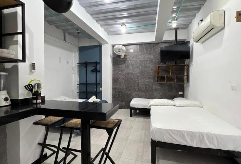 پانسیون Family House Rodadero