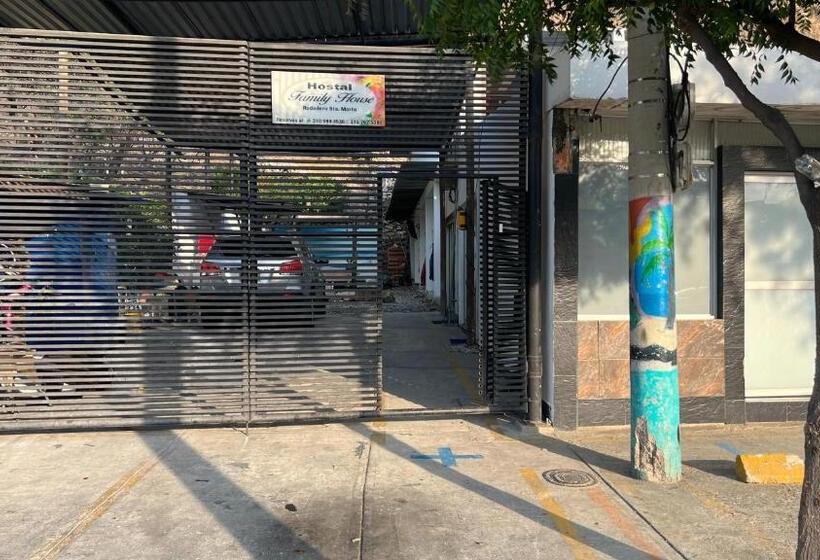 پانسیون Family House Rodadero