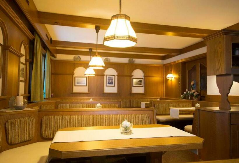 펜션 Garni Mathonerhof