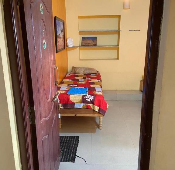 پانسیون Gopi Guest House