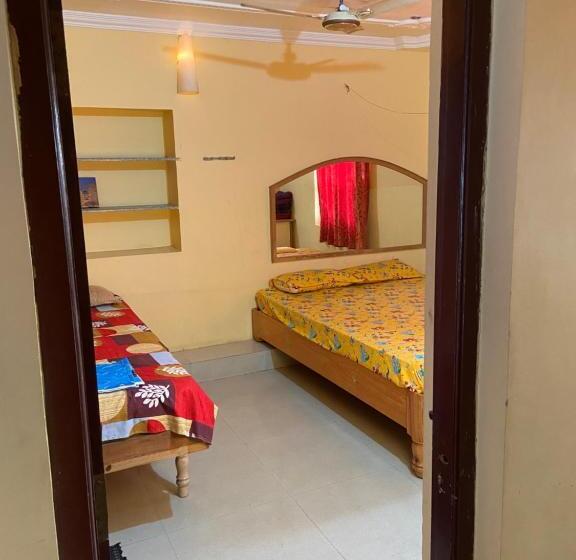 پانسیون Gopi Guest House