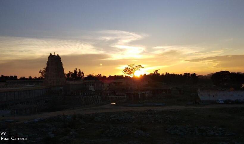 پانسیون Gopi Guest House