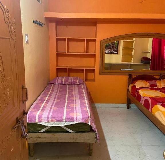 پانسیون Gopi Guest House