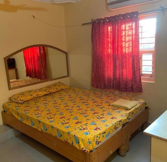 پانسیون Gopi Guest House